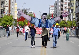 1 MAYIS ANTALYA DA KUTLANDI