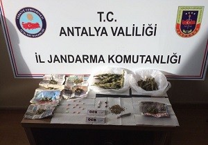 l Jandarma Komutanl ndan Uyuturucu Operasyonu