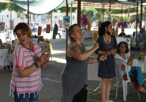 Mzik Sokakta etkinliinde Btn pazar dans etti