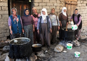 ​AHMETLER KANYONU NDA HES ZAFERNE AUREL KUTLAMA