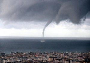 ALANYA DA DDETL RZGAR SONRASI DENZDE HORTUM OLUTU