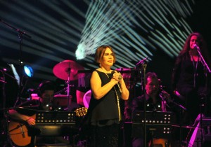 SEZEN AKSU ALANYA DA KONSER VERD