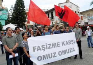 ANTALYA DA  GRUP YORUM LU PROTESTO