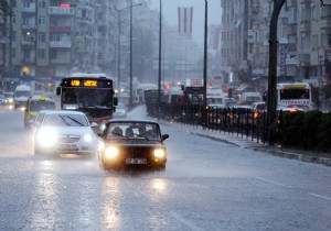 ANTALYA DA SAANAK YAMUR HAYATI OLUMSUZ ETKLED