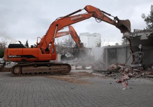 KONYAALTI VE BEACH PARK SEZONA HAZIRLANIYOR