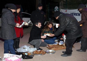 HER AKAM YYECEK, ECEK VE GYS YARDIMI YAPIYORLAR