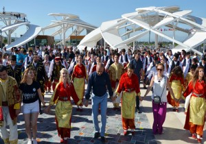 EXPO 2016 DA BRLK VE BARI HALAYI