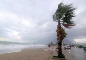 METEOROLOJ DEN AKDENZ DE FIRTINA UYARISI