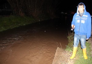 KUMLUCA DA DERE TATI, SERALARI SU BASTI